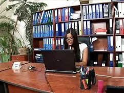 Phụ nữ lớn thống trị sex jav không che bởi một tức giận thể hình